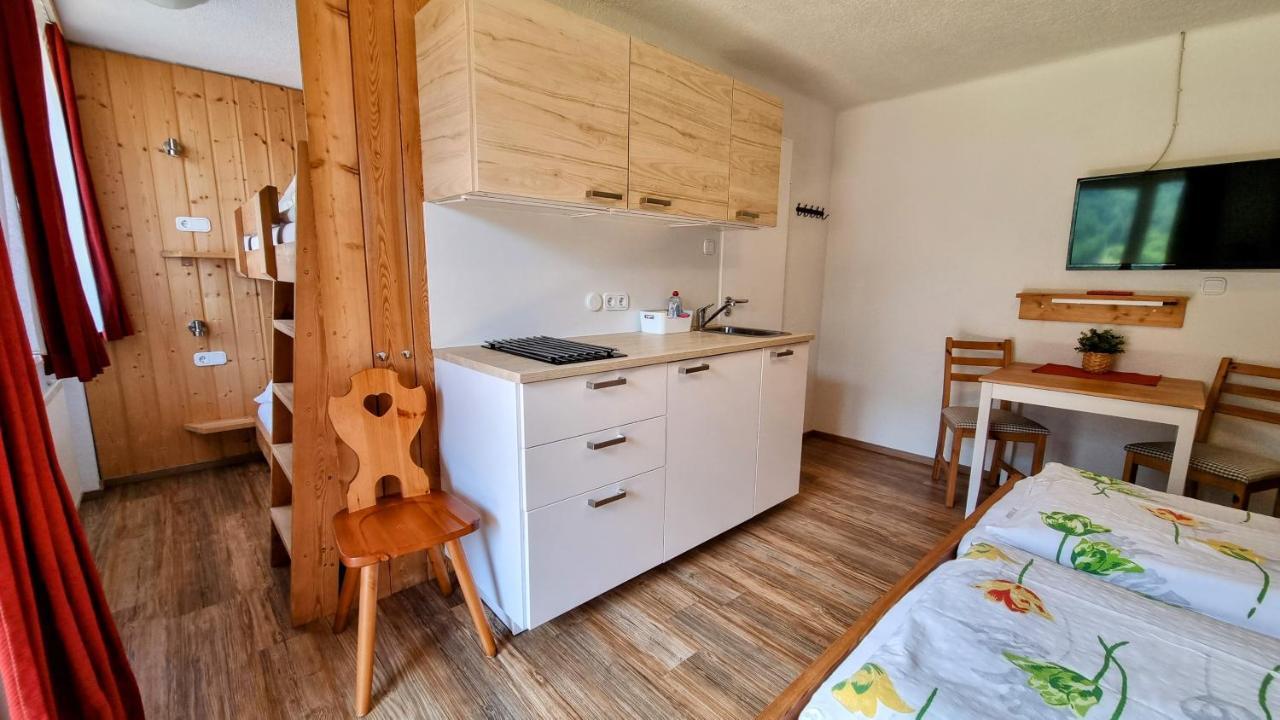 Gaestehaus Landhaus Tyrol 그리스 임 젤라인 외부 사진